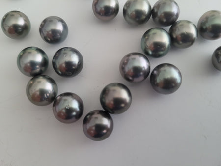 Tahiti Pearls 9 mm Round, High Luster, Wholesale Lot of 20 pieces - Only at  The South Sea Pearl