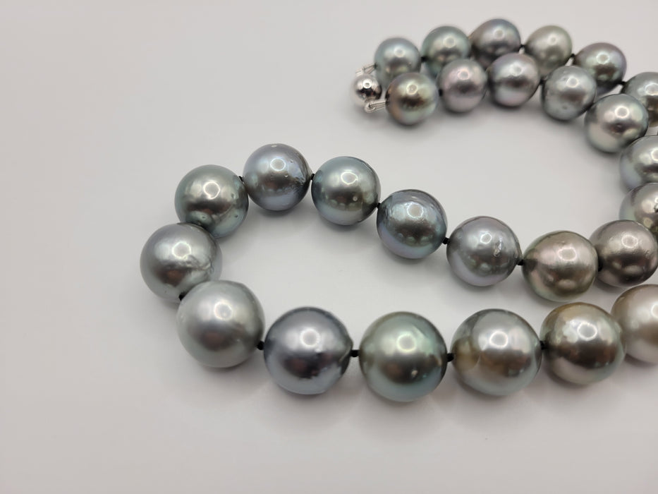 Tahiti Pearls 12-14 mm Natural Color and High Luster, 18 Karat Gold - Only at  The South Sea Pearl