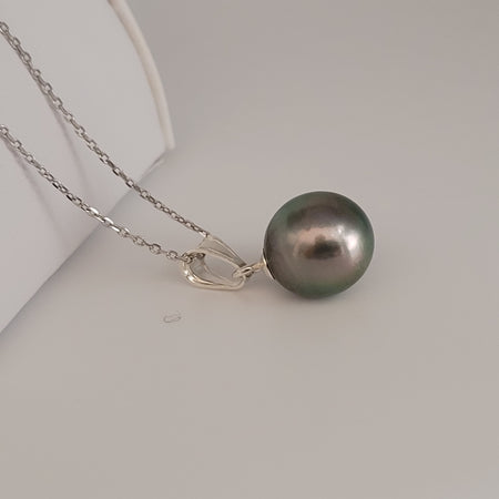 Tahiti Pearl 12 mm Natural Black-Green Color and High Luster |  The South Sea Pearl |  The South Sea Pearl