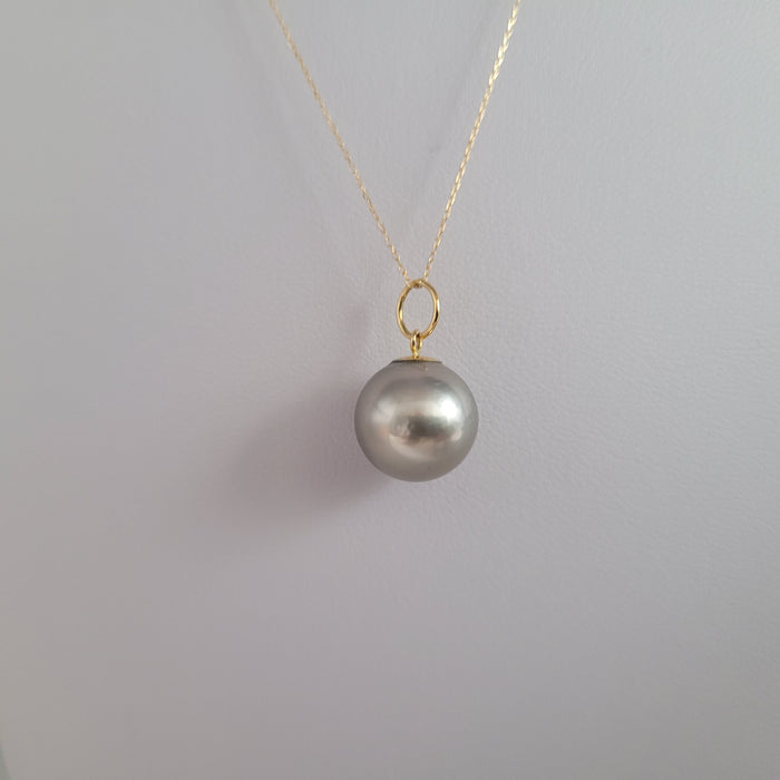 Tahiti Pearl Pendant 12 mm Round, 18 Karats Solid Gold |  The South Sea Pearl |  The South Sea Pearl