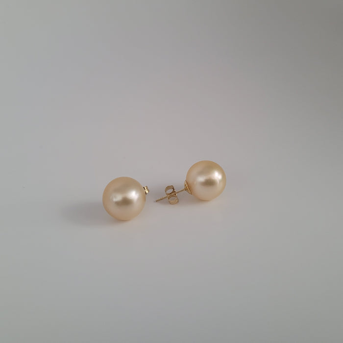 Golden South Sea Pearls Stud Earrings 11 mm 18 Karat Gold |  The South Sea Pearl |  The South Sea Pearl