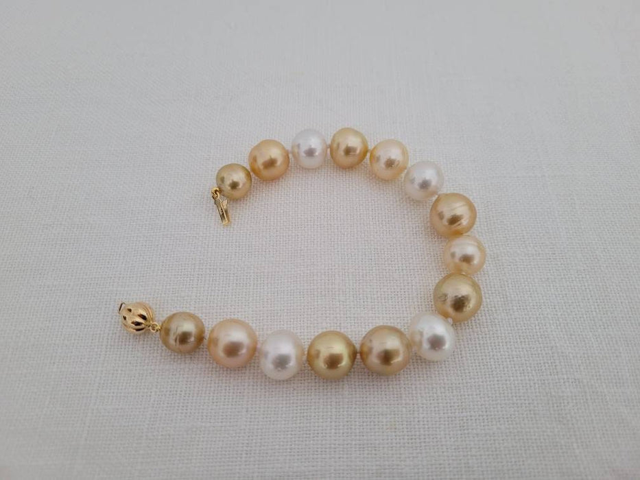 South Sea Pearl Bracelet Golden & White Color 10-12 mm, 18 Karats Gold Clasp - Only at  The South Sea Pearl