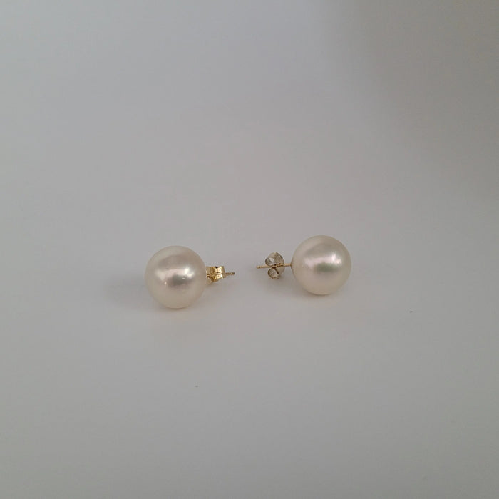 South Sea Pearls 12 mm Round, 18 Karats Gold |  The South Sea Pearl |  The South Sea Pearl