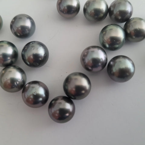 Tahiti Pearls 9 mm Round, High Luster, Wholesale Lot of 20 pieces (Pinctada margaritifera) - Only at The South Sea Pearl