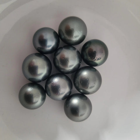 Loose dark Tahitian cultured pearls 13-14mm round (Pinctada margaritifera) — The South Sea Pearl