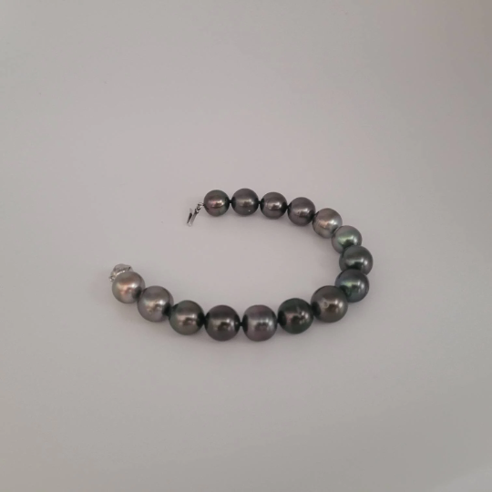 Tahitian Pearls Bracelet of Natural Color and High Luster 10-12 mm, 18 Karats Solid White Gold |  The South Sea Pearl |  The South Sea Pearl