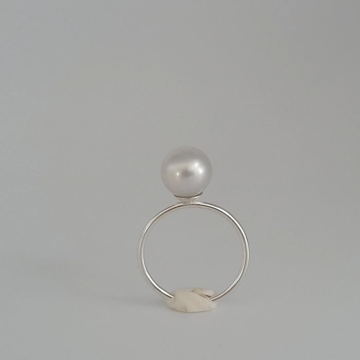 White South Sea Pearl 9 mm Ring Solitaire |  The South Sea Pearl |  The South Sea Pearl