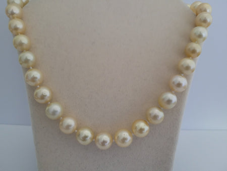 Golden South Sea Pearls 10-12 mm, Round 18 Karat Gold - Only at  The South Sea Pearl