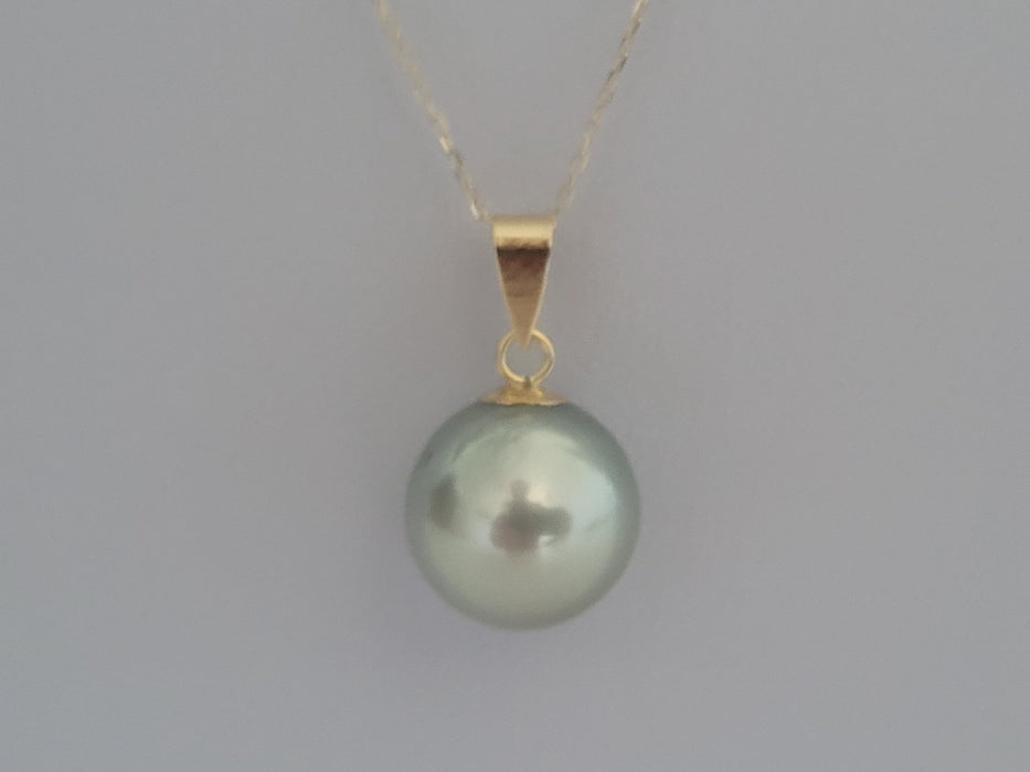 Tahiti Pearl 13 mm Round Silver-Green Natural Color - Only at  The South Sea Pearl