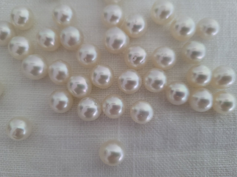 Wholesale Lot White South Sea Pearls 10 mm, 33 pieces of Very High Luster - Only at  The South Sea Pearl