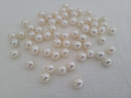 Wholesale Lot White South Sea Pearls 9-10 mm, 61 pcs of Very High Luster - Only at  The South Sea Pearl